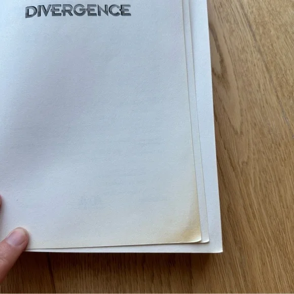 DIVERGENCE PAR VERONICA ROTH TOME 1 - Picture 7 of 8